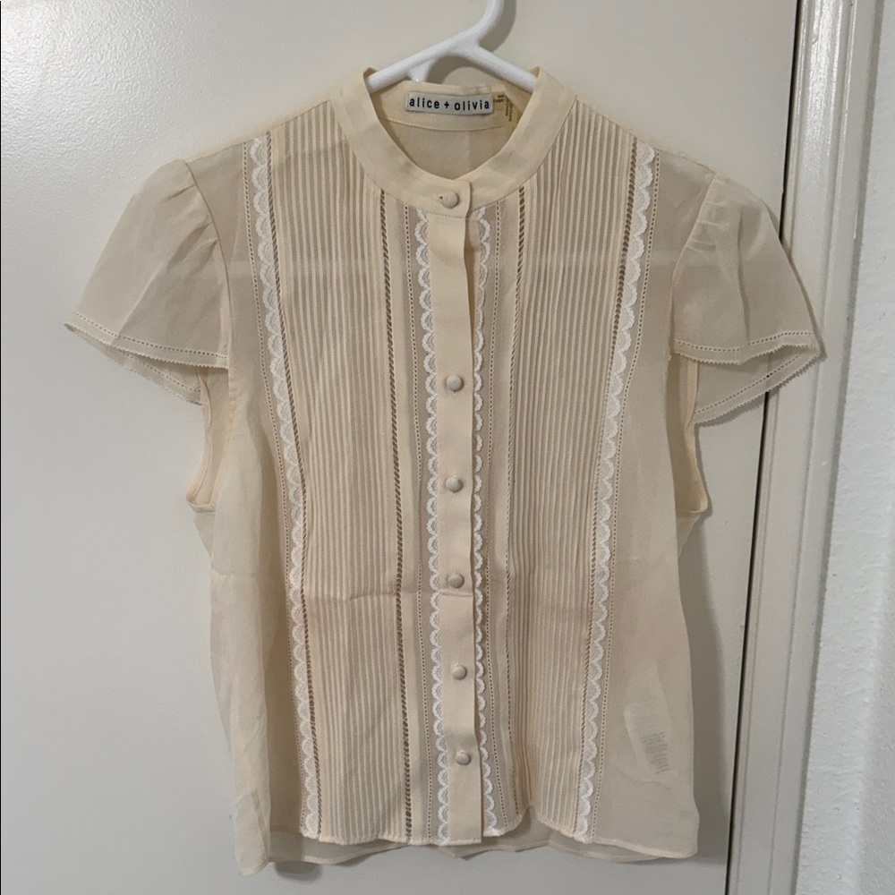 Alice + Olivia Cream Short Sleeve Blouse